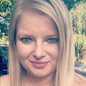 Meet your Posher, Melanie